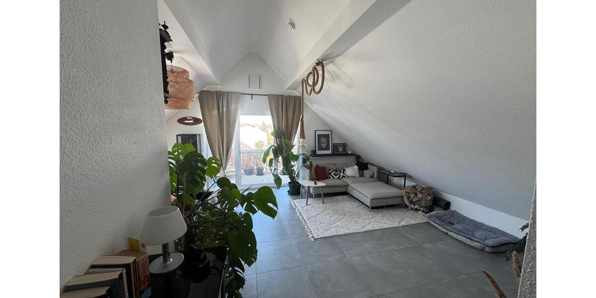 Dachgeschoßwohnung Darmstadt Bessungen - 3 Zimmer, 89 m&sup2;, 1.300&euro; | Angebot:26278187