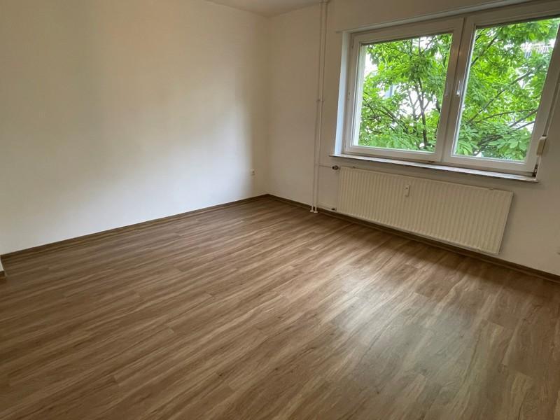 Zentral wohnen: 2-Zimmerwohnung im Erdgeschoss mit Einbauküche