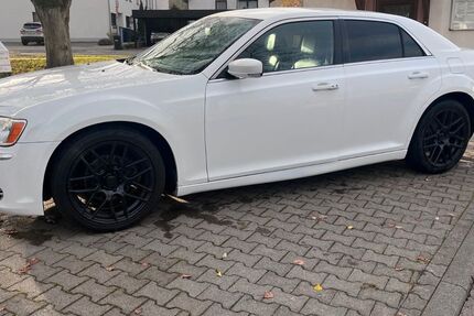 Chrysler 300C 257.000 km 8.800 &euro; Rödermark 63322
