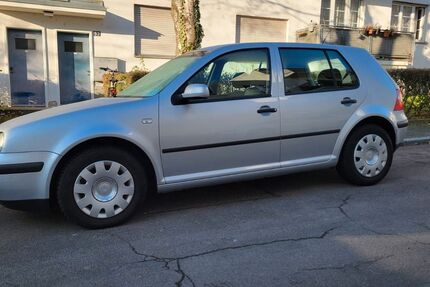 VW Golf 243.000 km 1.800 &euro; Frankfurt am Main 60385