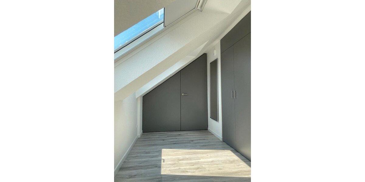 Dachgeschoßwohnung Eppstein - 2 Zimmer, 91 m&sup2;, 960&euro; | Angebot:26262327