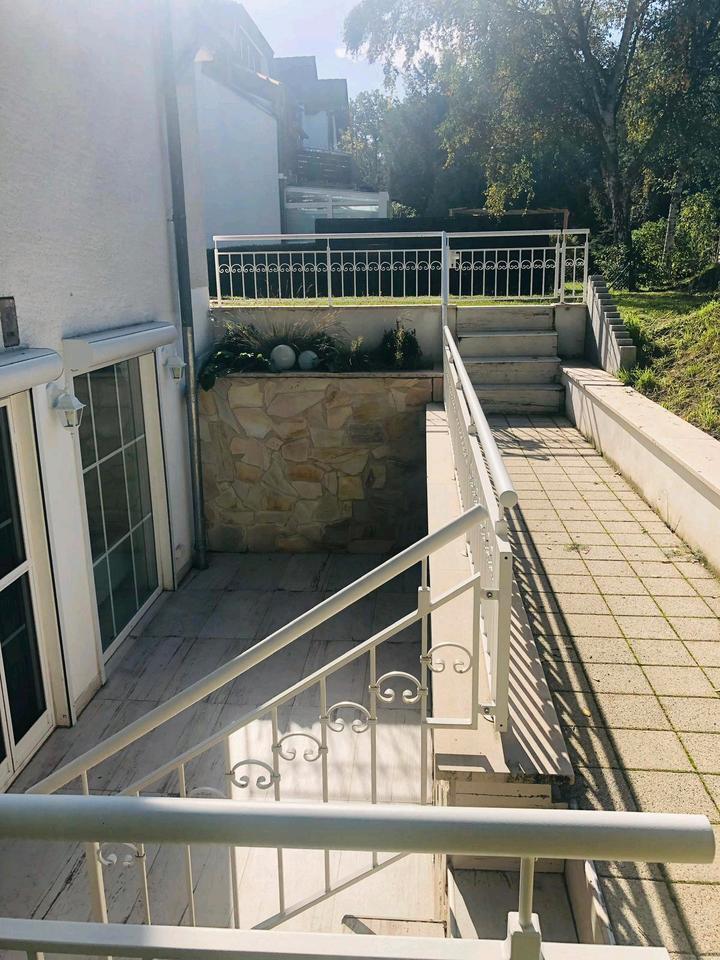 Moderne 3-Zimmer Souterrain-Wohnung mit eigener Terrasse & Garten zimmer