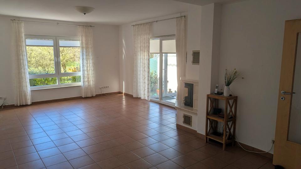 Erdgeschoßwohnung Offenbach am Main Bieber - 2 Zimmer, 82 m&sup2;, 1.300&euro; | Angebot:26262333