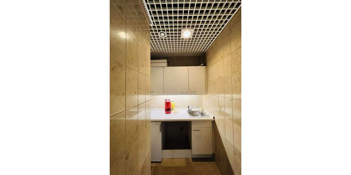 Investmentchance bei Frankfurt: Gewerbegebäude für Büro, Klinik oder Pflege 6 zimmer