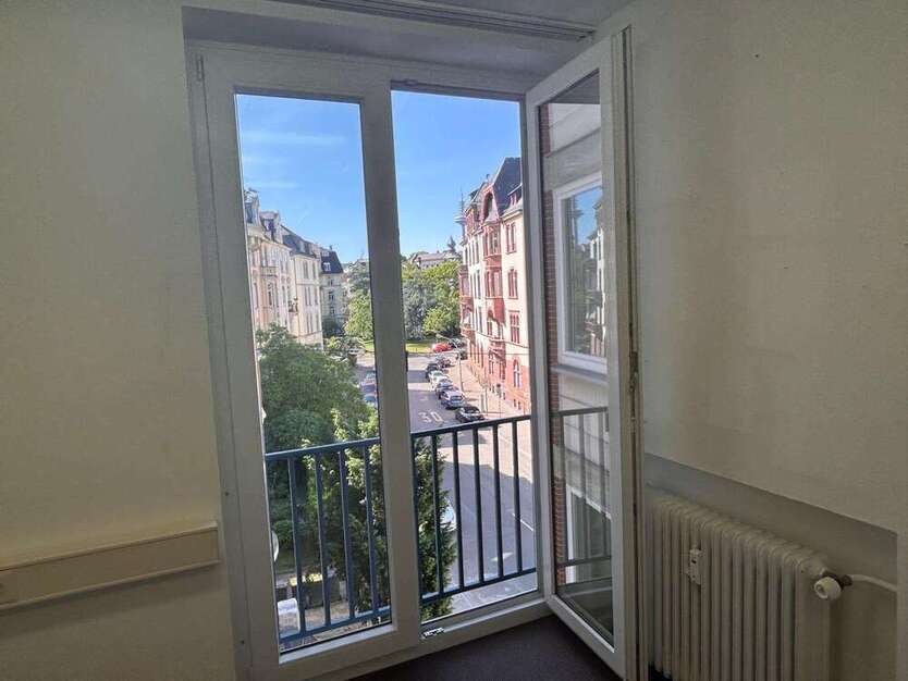 Büro in Frankfurt 3.072 € 128 m²