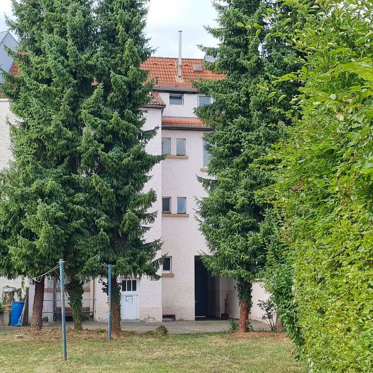 Haus zum Kaufen in Aschaffenburg 585.000 € 237 m²
