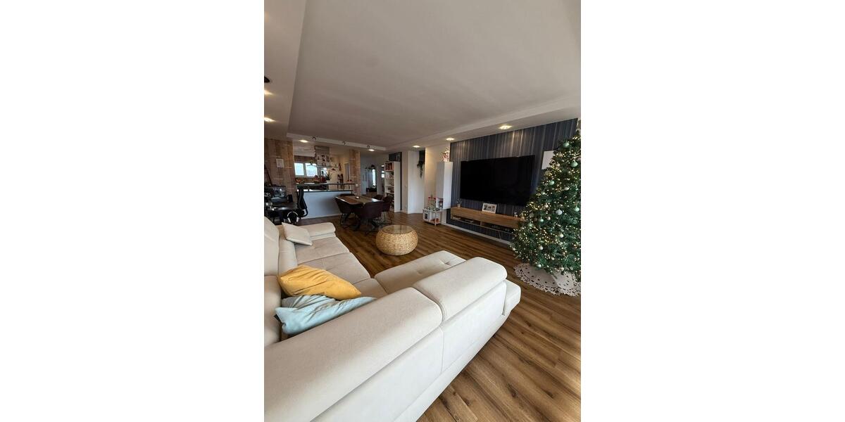 Helle 3-Zimmer Wohnung mit Balkon in Großwelzheim 3 zimmer