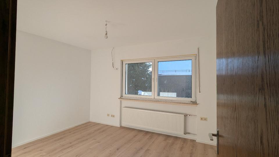 Einfamilienhaus Kelkheim (Taunus) - 8 Zimmer, 211 m&sup2;, 1.050.000&euro; | Angebot:26227949