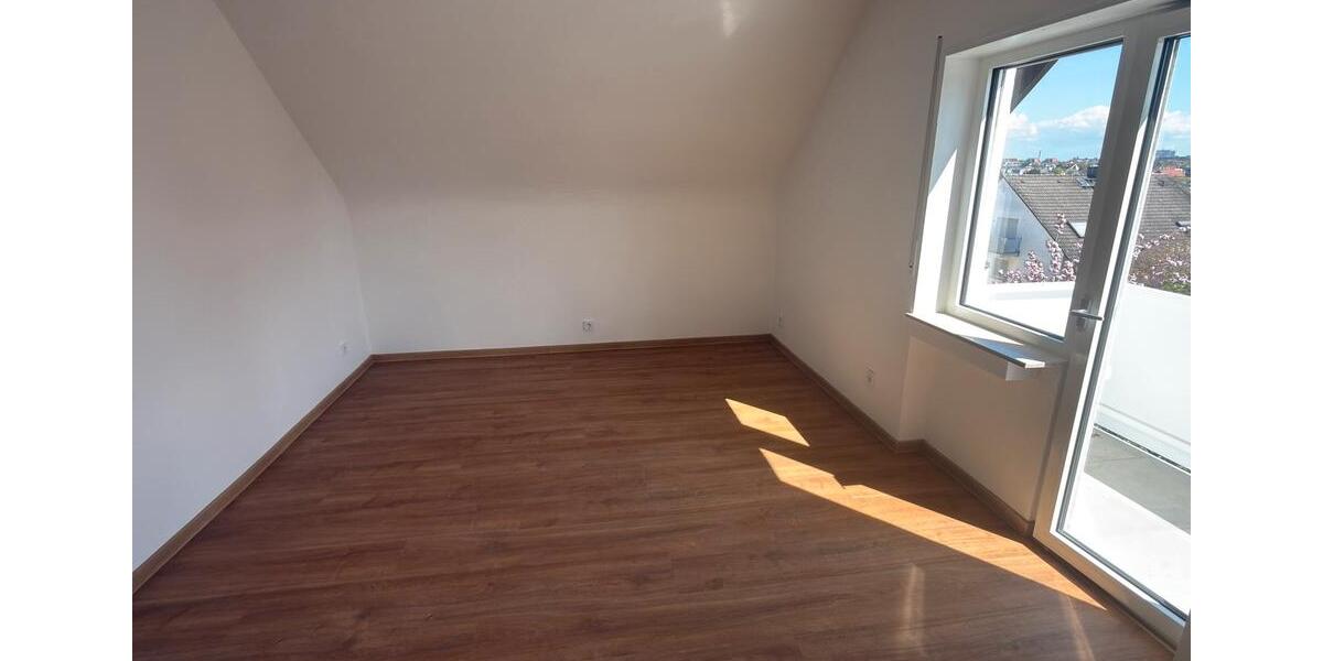 Dachgeschoßwohnung Frankfurt am Main Bonames - 3 Zimmer, 101 m&sup2;, 1.780&euro; | Angebot:26210878