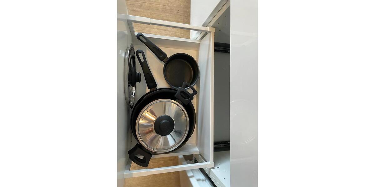 Voll mobileres Studio-Apartment, Balkon, Parkplatz in Neuss 1 zimmer