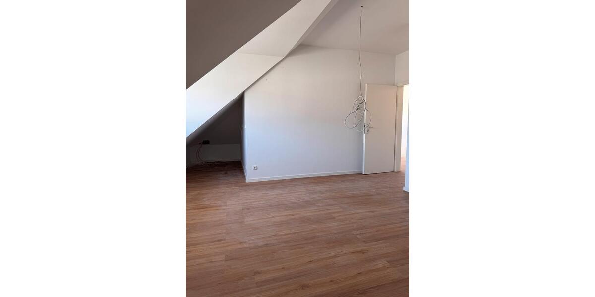 Dachgeschoßwohnung Rüsselsheim am Main - 2 Zimmer, 55 m&sup2;, 1.150&euro; | Angebot:26270795