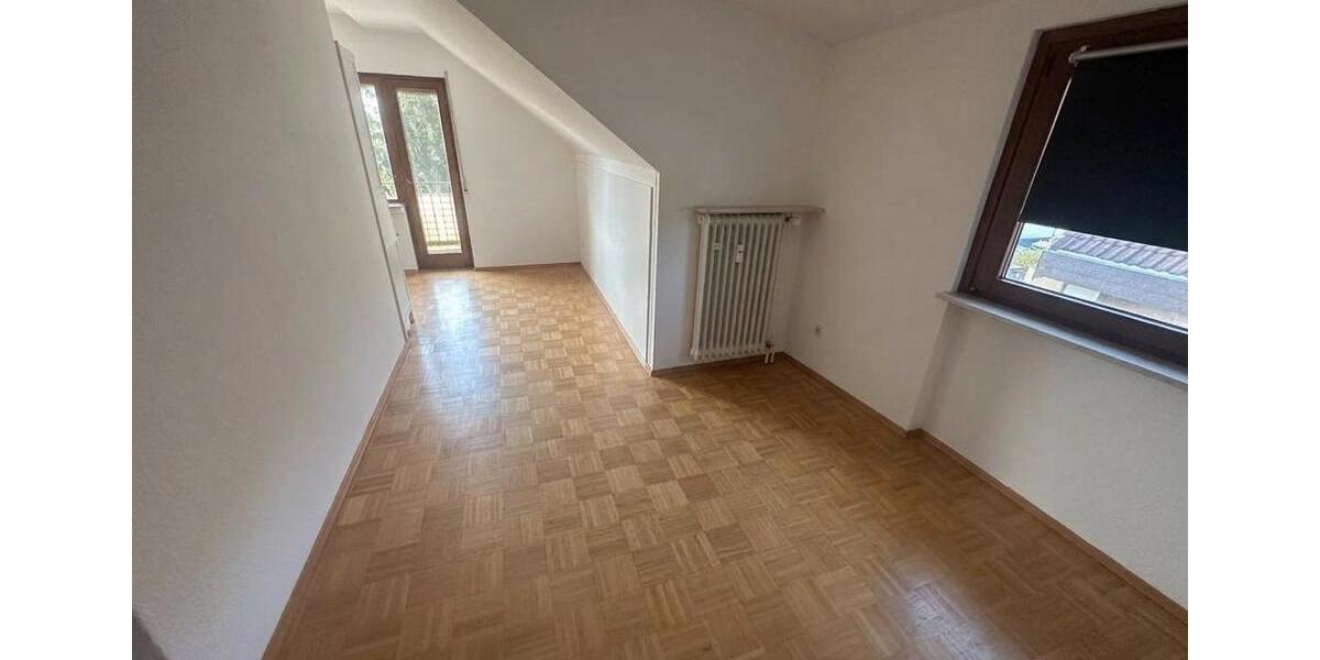 Dachgeschoßwohnung Frankfurt am Main Bonames - 3 Zimmer, 87 m&sup2;, 1.280&euro; | Angebot:26335161