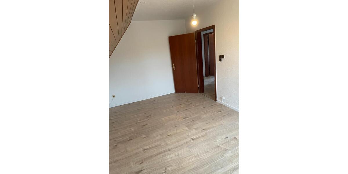 4 ZKB DW ab sofort in HU-Großauheim zu vermieten! 4 zimmer