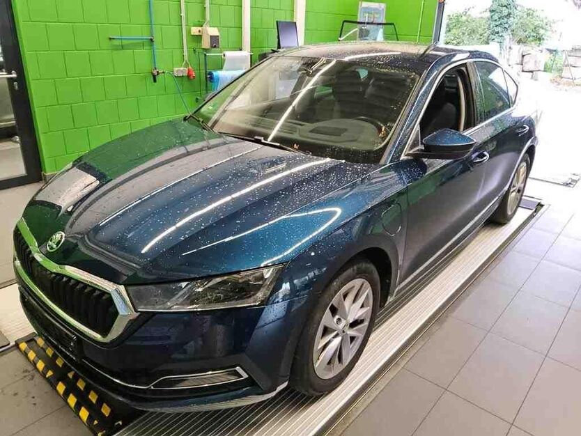 Skoda Octavia 59.000 km 25.988 € Darmstadt 64293