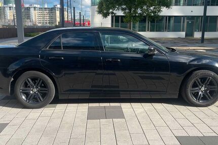 Lancia Thema 190.000 km 11.800 € Frankfurt 60486
