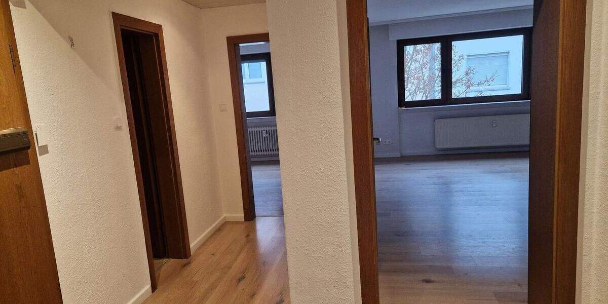 Etagenwohnung Hanau - 3 Zimmer, 79 m&sup2;, 998&euro; | Angebot:25677996