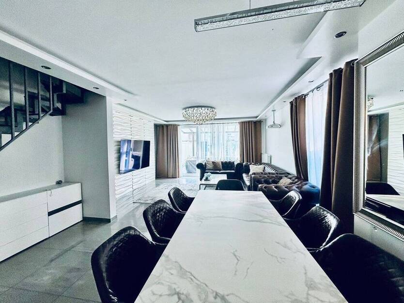 AS ImmobilieN: Furnished 3?BR??2?bath end-terrace house, fitted kitchen, home-cinema, terrace?yard