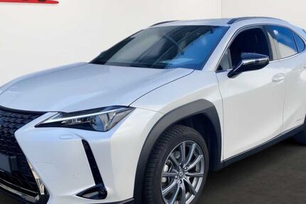 Lexus UX 10.000 km 35.990 € Frankfurt 60314