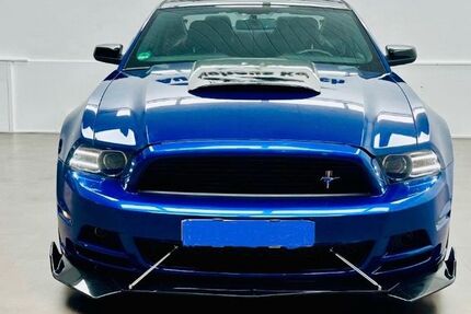 Ford Mustang 144.000 km 15.200 &euro; Raunheim 65479