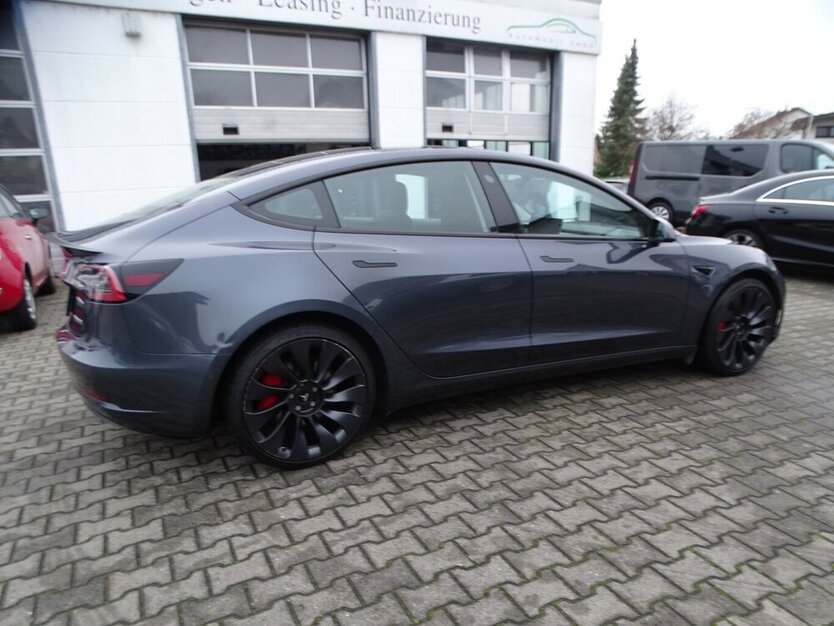 Tesla Model 3 Performance 38.031 km 31.890 € Rodgau 63110