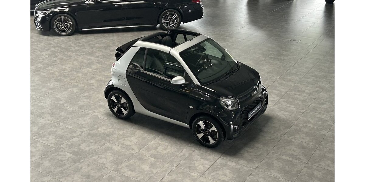 Smart ForTwo EQ CABRIO EXCLUSIVE-22KW-RÜCKFAHRKAMERA! 13.660 km 18.249 &euro; Groß-Umstadt 64823