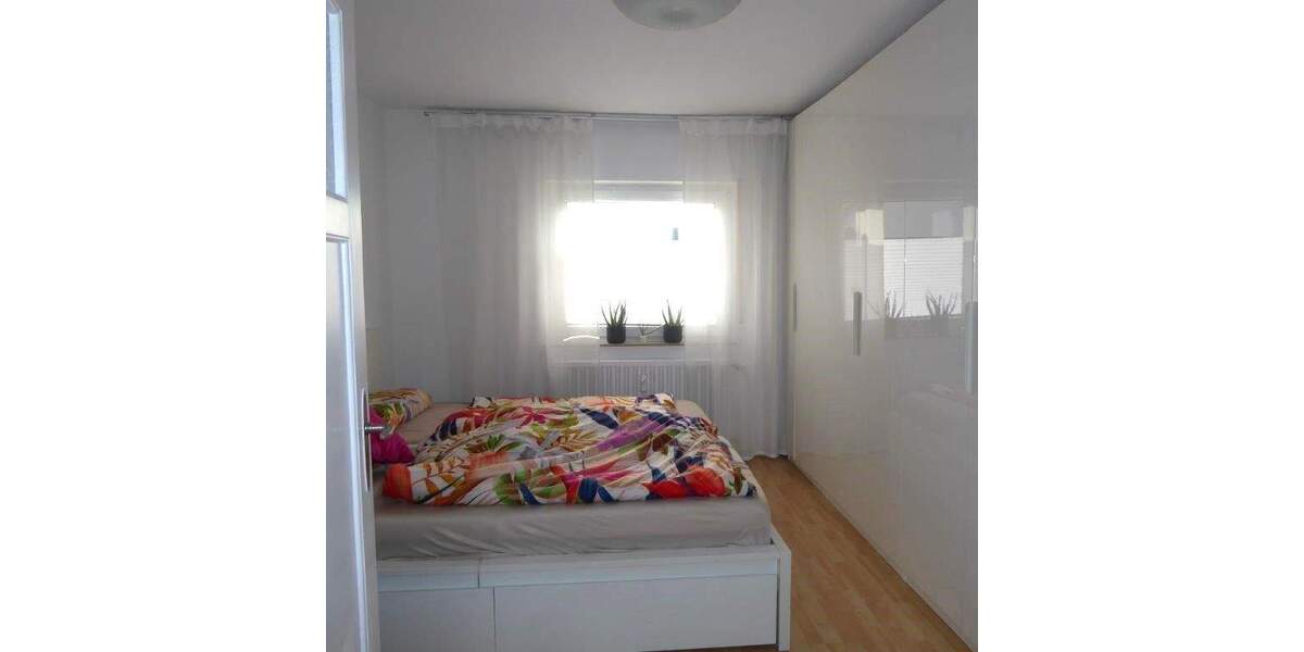 Etagenwohnung Rosbach vor der Höhe Rodheim - 7 Zimmer, 170 m&sup2;, 1.550&euro; | Angebot:24657672