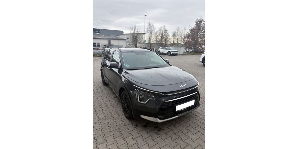 Kia Niro 35.817 km 27.900 &euro; Frankfurt am Main 65929