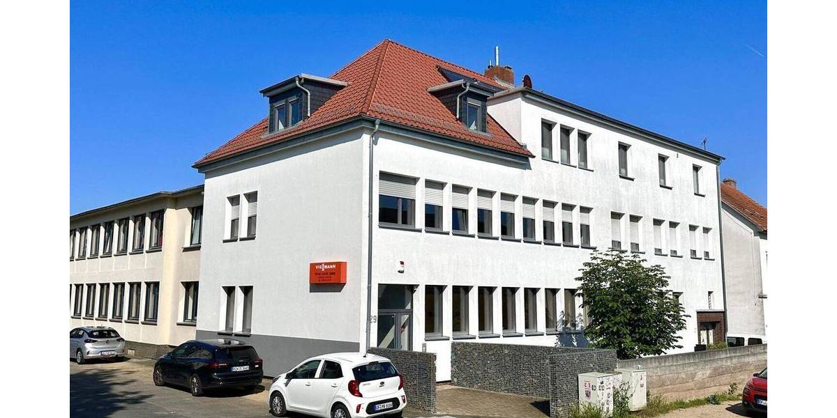 Gewerbefläche mit viel Lagermöglichkeiten, Stellplätzen und Scheune! zimmer