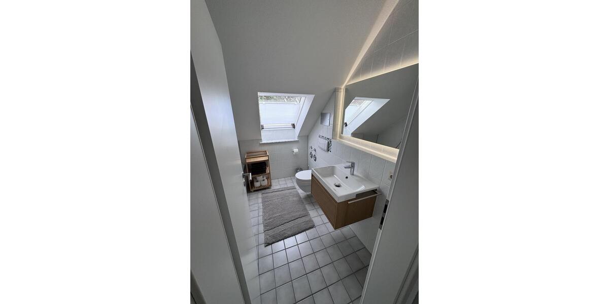 Dachgeschoßwohnung Aschaffenburg Damm - 2 Zimmer, 67 m&sup2;, 1.330&euro; | Angebot:26343868