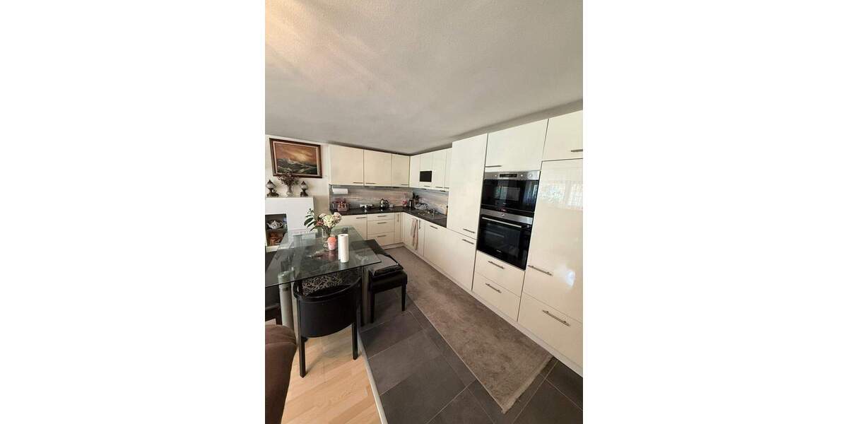 Attraktive Souterrainwohnung mit praktischen Schnitt 3 zimmer