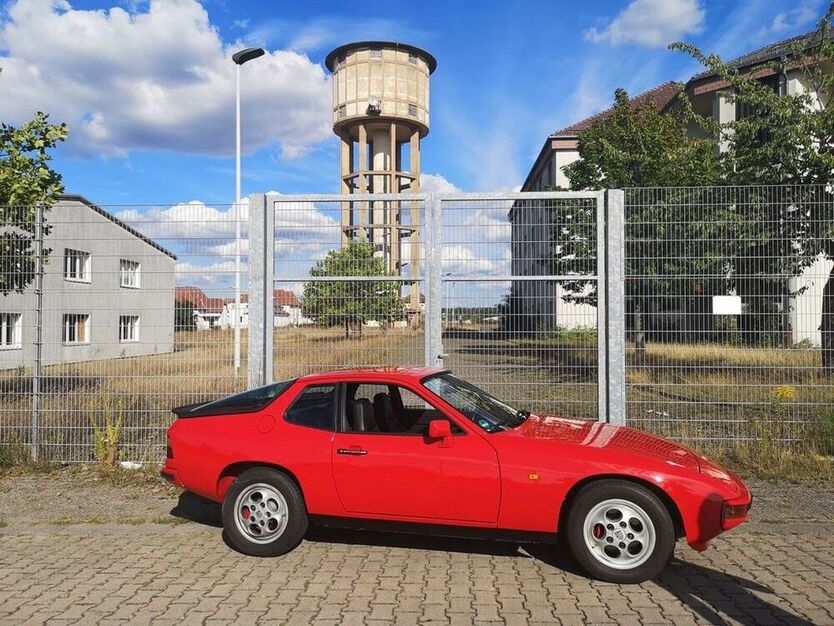 924