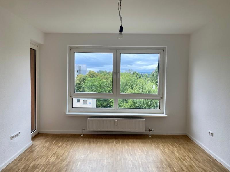 Hoch hinaus - sanierte und renovierte 2-Zimmer-Wohnung mit Balkon
