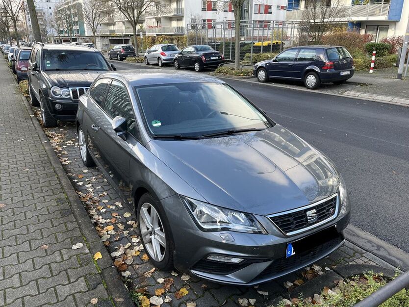 Seat Leon 60.251 km 15.800 € Frankfurt 60320