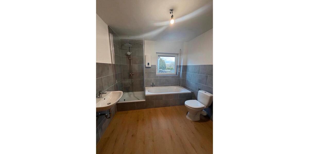 Etagenwohnung Flörsheim am Main - 3 Zimmer, 90 m&sup2;, 1.150&euro; | Angebot:25284582