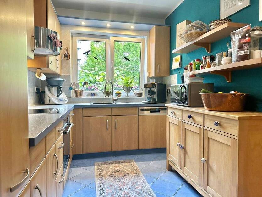 Einziehen und wohlfühlen! - 2 Familienhaus inkl. Garage - gesuchte Wohnlage 6 zimmer