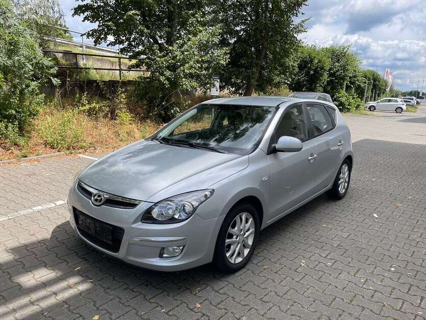 i30