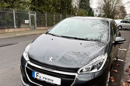 Peugeot 208 105.000 km 5.600 &euro; Frankfurt 60320