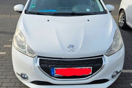 Peugeot 208 187.037 km 2.399 &euro; Darmstadt 64289