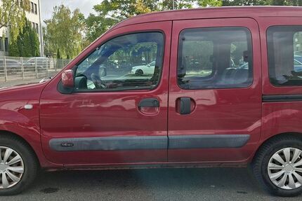 Renault Kangoo 204.000 km 2.490 &euro; Frankfurt 60326