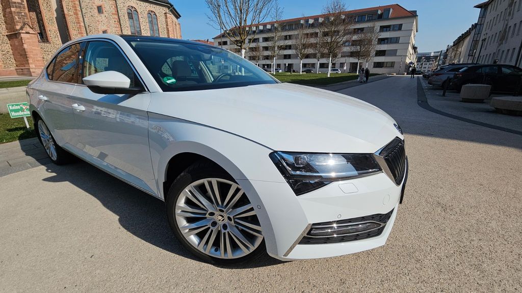 Skoda Superb 28.500 km 31.800 &euro; Hanau 63450