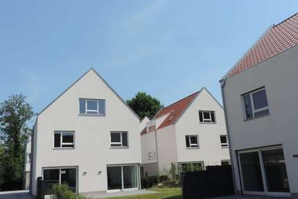 Haus Niederdorfelden - 7 Zimmer, 210 m&sup2;, 3.100&euro; | Angebot:26550389