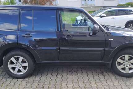 Mitsubishi Pajero 192.000 km 17.300 &euro; Frankfurt am Main, Stadt 60529