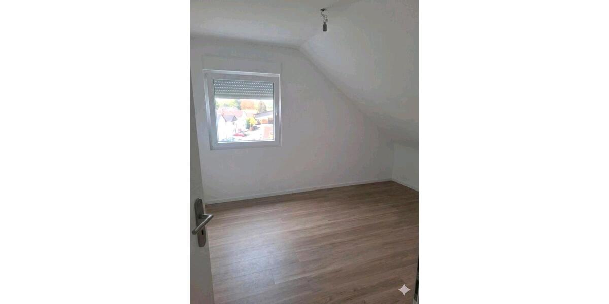 Dachgeschoßwohnung Roßdorf - 2.5 Zimmer, 53 m&sup2;, 780&euro; | Angebot:26608776