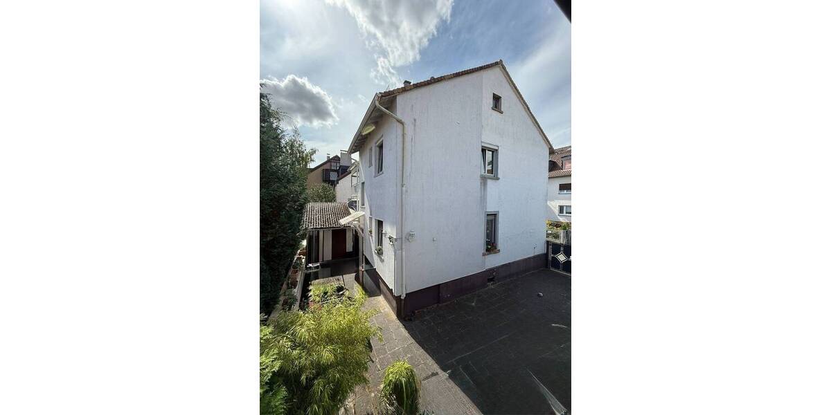 **Zwei-Familienwohnhaus in ruhiger Wohnlage von Frankfurt-Oberrad** 6 zimmer