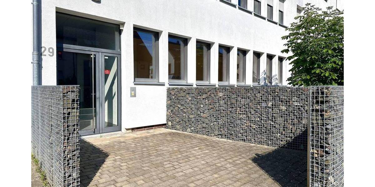 Gewerbefläche mit viel Lagermöglichkeiten, Stellplätzen und Scheune! zimmer