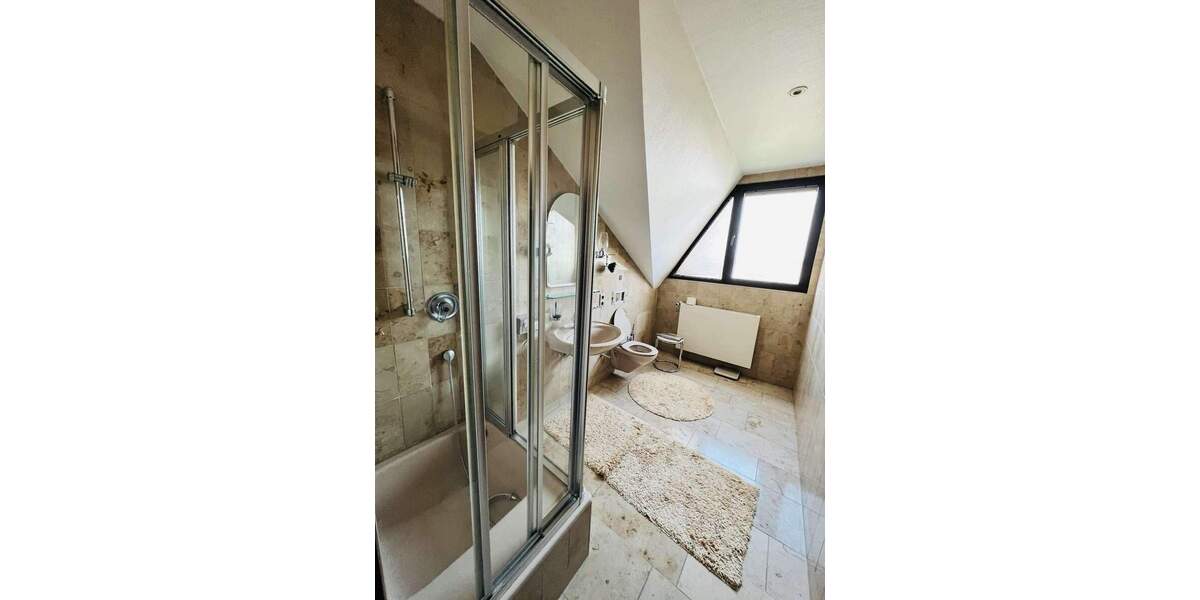 Investmentchance bei Frankfurt: Gewerbegebäude für Büro, Klinik oder Pflege 6 zimmer