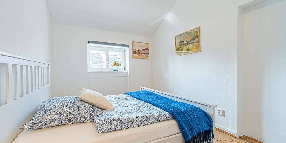 Etagenwohnung Frankfurt am Main Westend-Süd - 2 Zimmer, 75 m&sup2;, 1.650&euro; | Angebot:26683316