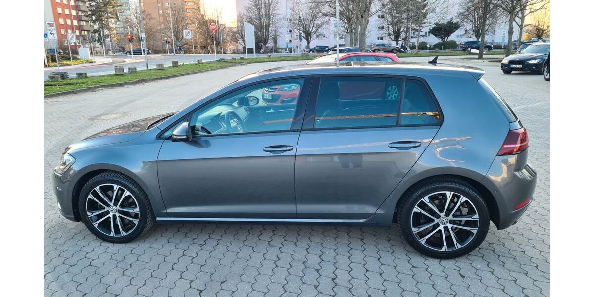 VW Golf 78.900 km 16.400 &euro; Rüsselsheim 65428