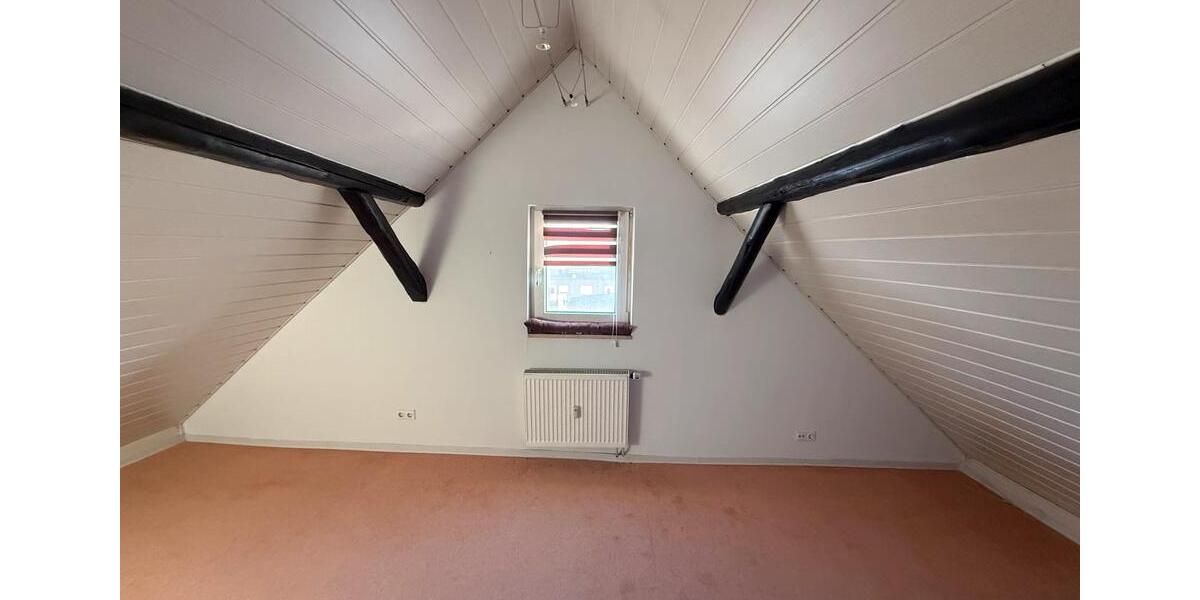 6-Zimmer Zweifamilienhaus nur 150 m zum Main – familienfreundlich 6 zimmer