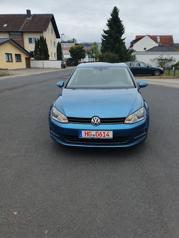VW Golf 123.024 km 9.950 € Kronberg 61476